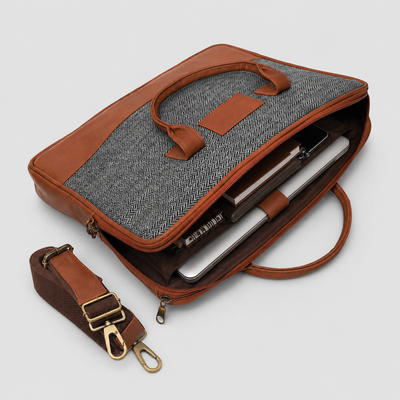 Classic Laptop Bag – Timeless Style Meets Everyday Function