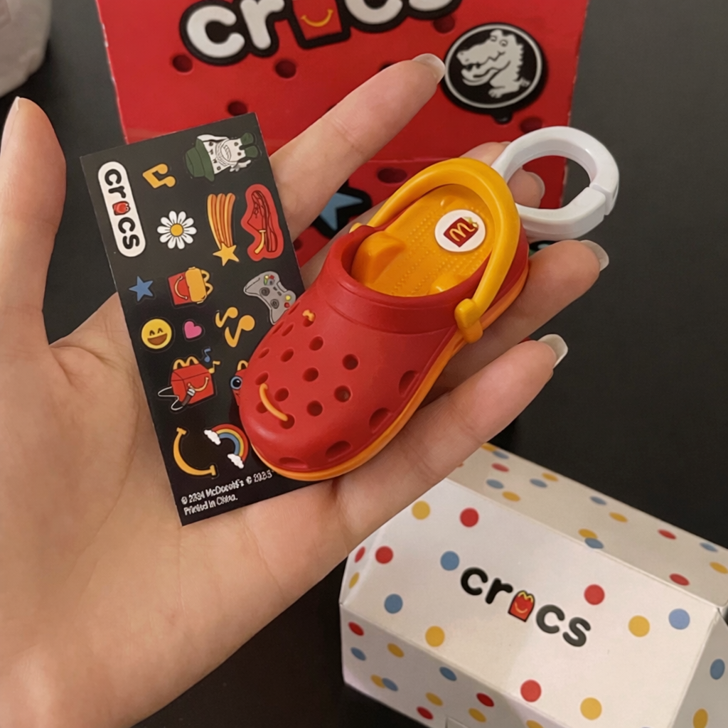 Mini Crocs Keychain – Fun & Stylish Accessory